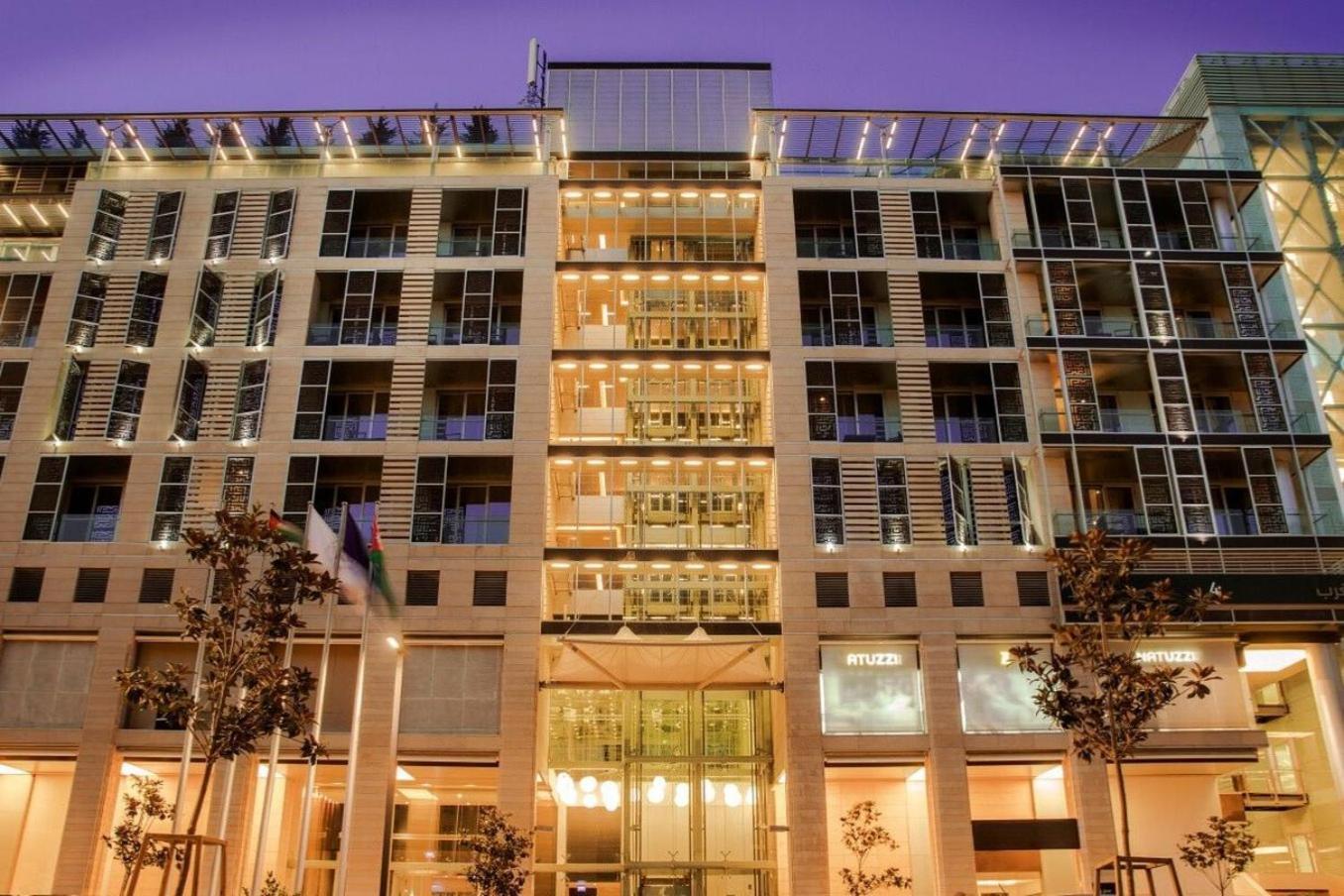 The Abdali Boulevard Hotel Amman Exterior photo The hotel at night