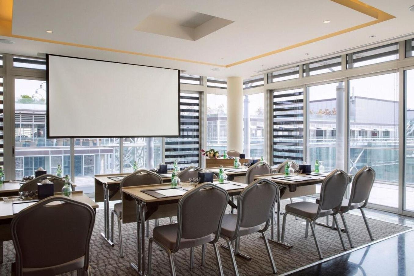 The Abdali Boulevard Hotel Amman Exterior photo Meeting room