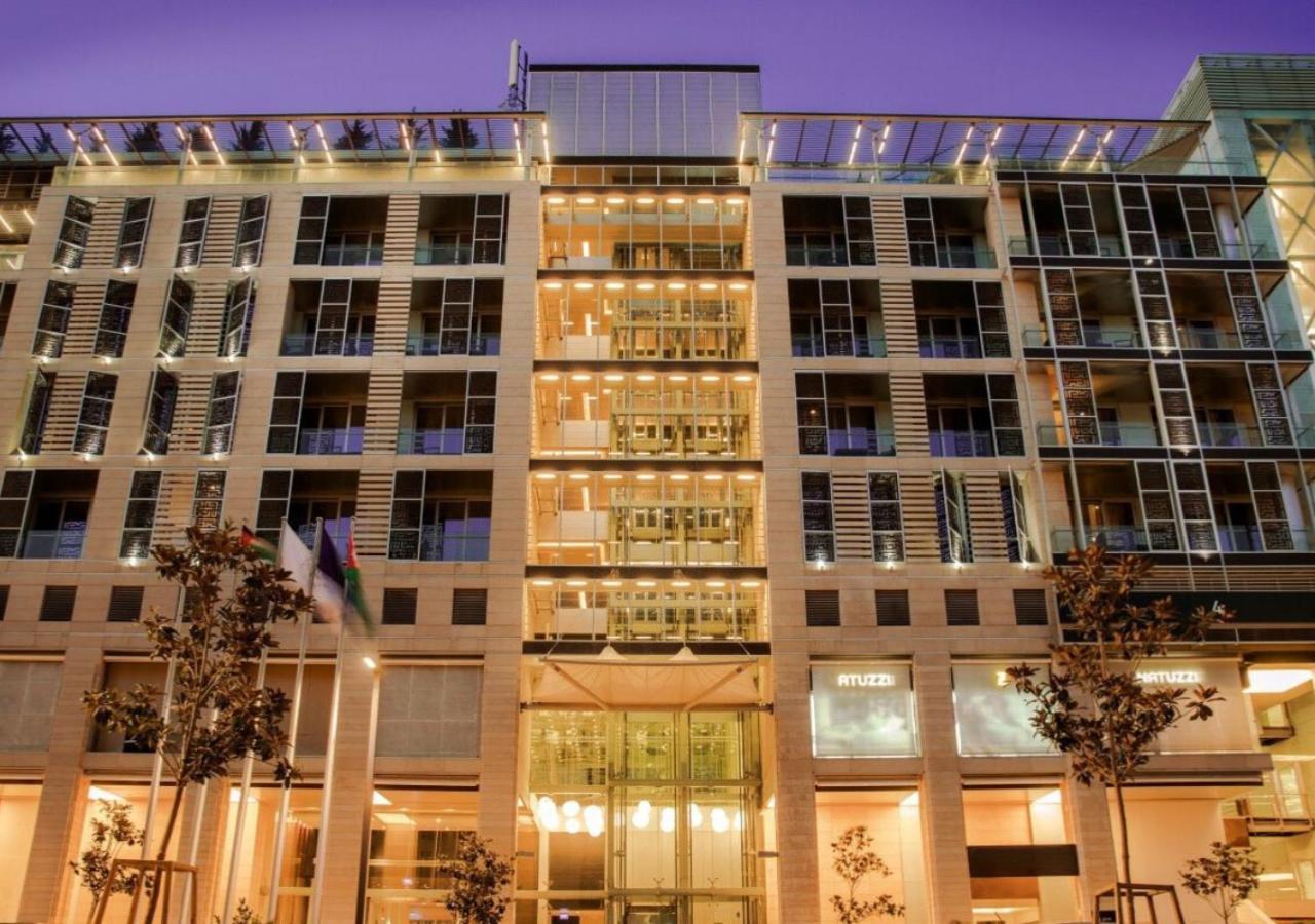 The Abdali Boulevard Hotel Amman Exterior photo The hotel at night