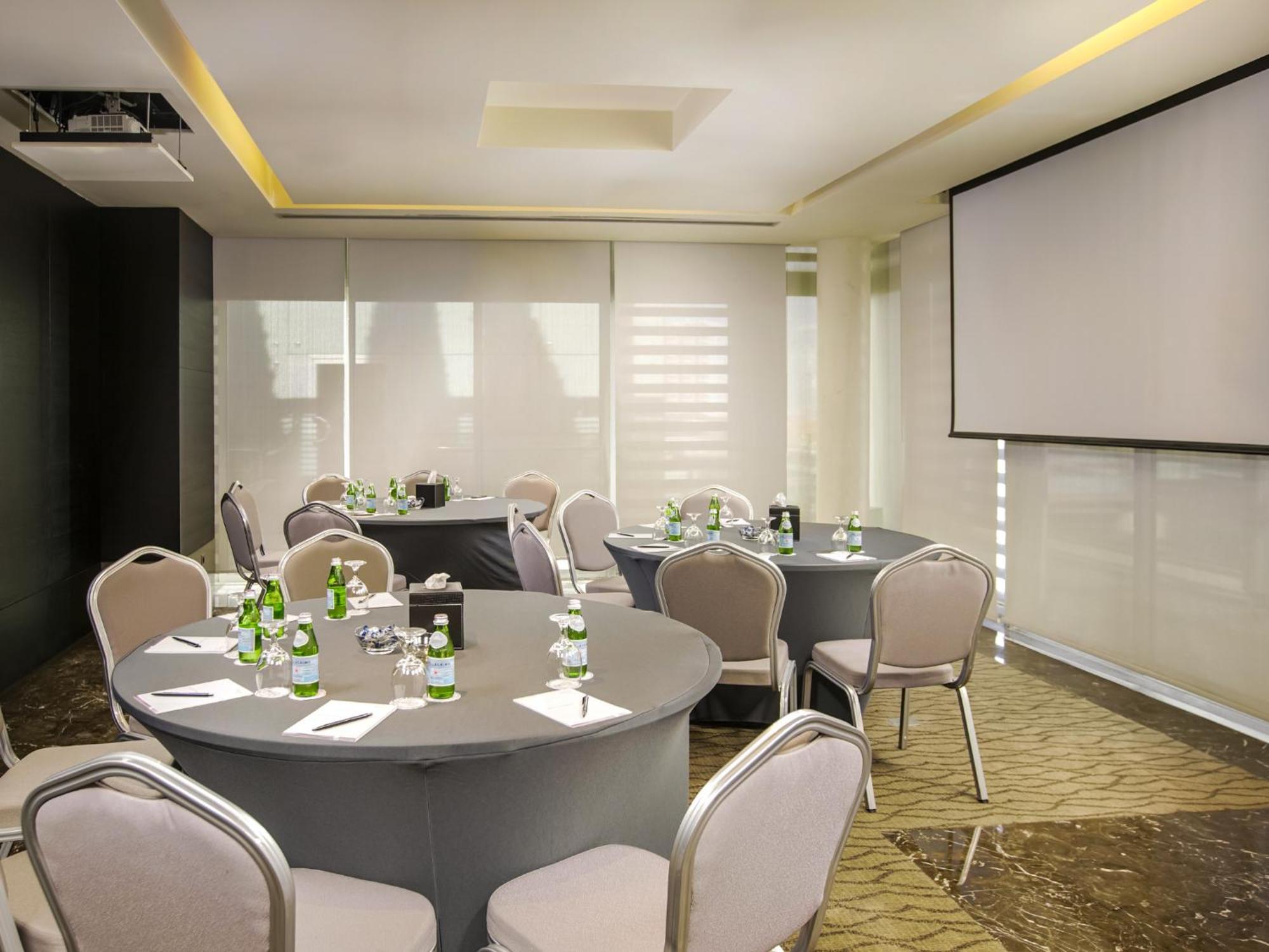 The Abdali Boulevard Hotel Amman Exterior photo Meeting room